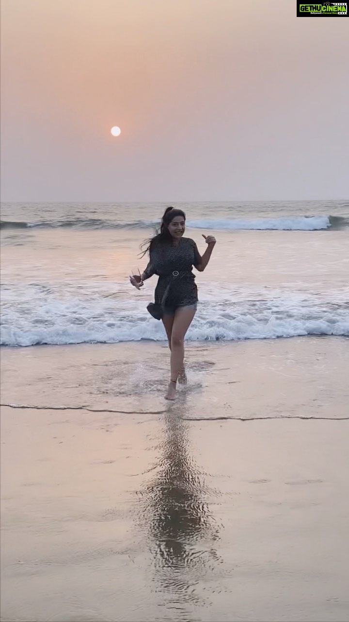 Shiny Dixit Instagram - I had an amazing trip again but this time I explored this amazing resort in Goa !! Loved it ! If you wish to relax at a peaceful spot with an amazing view and great food , Then you better choose this spot and have fun 🤩 @sibayagoa