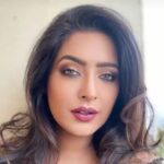 Shiny Dixit Instagram - ❤️❤️❤️❤️ Makeup by @imanishabali