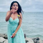 Shiny Dixit Instagram - When you believe in “MAGIC” you start experiencing it in everything and everywhere ! Grateful to almighty for everything !!!! MAGICAL LIFE ❤️❤️❤️❤️😇😇 31/12/ 2021 📸 @anushadixit Dhanushkodi Dead End Of India