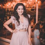 Shiny Dixit Instagram - Last weekend was heavenly 👌 Lit♥️👌 Styled by @anushadixit Titlie