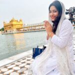 Shiny Dixit Instagram - Shukrana 😇😇 Faith ♥️♥️ Golden Temple, Amritsar