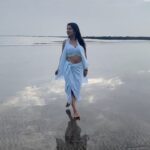 Shiny Dixit Instagram – Process of staying in this journey is beautiful.

Wearing @wendellrodrickslabel

.
.
.
.
.
.
.
.
.
.
.
.
.
.
.
.
.
#reelsinstagram #reelsvideo #reelitfeelit #reelkarofeelkaro #reelsindia #croptop #loveforfashion #views #sea #ocean #serenity #beauty #luxury #lifestyle #loveforlove
#trendingreels #trending #viralvideos #viral Mumbai, Maharashtra