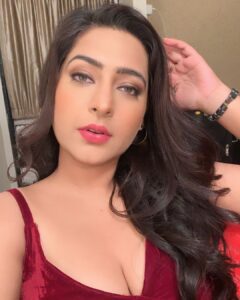 Shiny Dixit Instagram - Light up your aura everything else will fall in place 🦋🦋