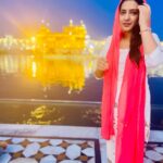 Shiny Dixit Instagram - 🦋🦋 😇😇 Sri Harmandir Sahib, Sri Amritsar - www.sgpc.net