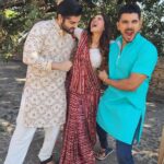 Shiny Doshi Instagram – Hum toh aise hi hai bhaiya🤪 

#onset 
#pandyastore