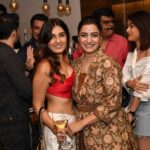 Shiny Doshi Instagram – We work hard and party harder 🥂
#pandyastore #600episodes