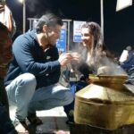 Shiny Doshi Instagram - Aaj pandya store ne 600 episodes pure kiya. Aaj ye pictures dekhke saari yaadein taaza hogayi. Pehla din shoot ka, pehla shot aur somnaath mandir mein. Aaj somnaath baba ke saamne khade Hokar bus ek dua maangi thi, ke pandya store aur main dono tere bharose, tu lejana ise uchai par. Aaj dil se unka shukriyada karti hu🙏 aur aap sabhi ka, jinhone ise itna pyaar diya. Thankyou for loving pandya store ❤️ #600episodes and many more to go🥳 #pandyastore Somnath Temple, Gujarat