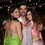 Shiny Doshi Instagram - Some more pictures from diwali💖 #sabsepyaarelog Home Sweet Home