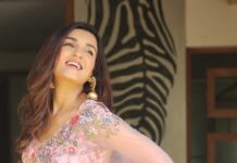 Shiny Doshi Instagram - My love for saree and this song❤️ #reelitfeelit #reelsinstagram #reelkarofeelkaro #saree #indian #traditional #shinydoshi