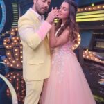 Shiny Doshi Instagram – Watch us tonight on raviwaar with star pariwar 8pm @starplus 

#gaura #dhara #gombi #pandyastore
