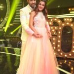 Shiny Doshi Instagram – Watch us spreading love on raviwaar with star pariwar, tomorrow only @starplus 8pm ❤️ 

#gaura #dhara #gombi 
#ravivaarwithstarparivaar #romantic #love #magical #winner #starplus #couplegoals #funtimes #shinydoshi Dadasaheb Phalke Chitranagari FILMCITY Goregaon East Mumbai