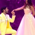 Shiny Doshi Instagram - Iss Ravivaar hoga dher sara manoranjan, jab Best Parivaar banne aayega pura Star Parivaar ek saath. Dekhiye iss hafte ke episode ki ek jhalak. Aur dekhna na bhoolein, #RavivaarWithStarParivaar, iss Ravivaar, raat 8 baje, @starplus aur Disney+ Hotstar par. @amaal_mallik @arjunbijlani @rupaliganguly @gauravkhannaofficial @harshad_chopda @pranalirathodofficial @shinydoshi15 @mahajankinshuk17 @simranbudharup @alicekaushikofficial @kanwardhillon_ @ulkagupta @pravisht_m @sumbul_touqeer @fahmaankhan