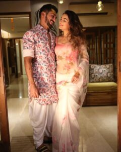 Shiny Doshi Instagram - You light up my life💖 #diwali #party #love #light #lavshines Wearing @surbhisoniindia Thank you @nidhikurda for always helping me out 💖 #mysaviour Home :)
