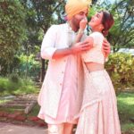 Shiny Doshi Instagram – 🤍 GAURA 🤍

Styled by @desai6343 

#gaura #wedding #traditionalwear #lucknowi #thisisus #happy #happy #pandyastore #shinydoshi