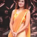 Shiny Doshi Instagram - Watch me sizzle the stage tonight on #ravivaarwithstarparivaar 8pm only on @starplus Styled by @harshalds #dhara #pandyastore #ravivaarwithstarparivaar #sushmitasen #myfav #song #grateful #gratitude #instalove #instalike #instalife Dadasaheb Phalke Chitranagari FILMCITY Goregaon East Mumbai