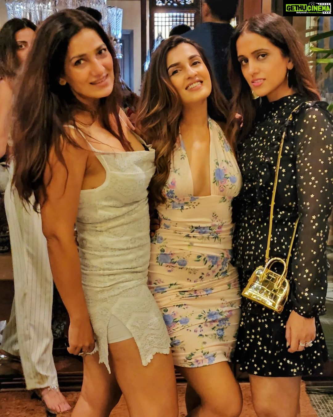 Shiny Doshi Instagram - All about last night 🥳