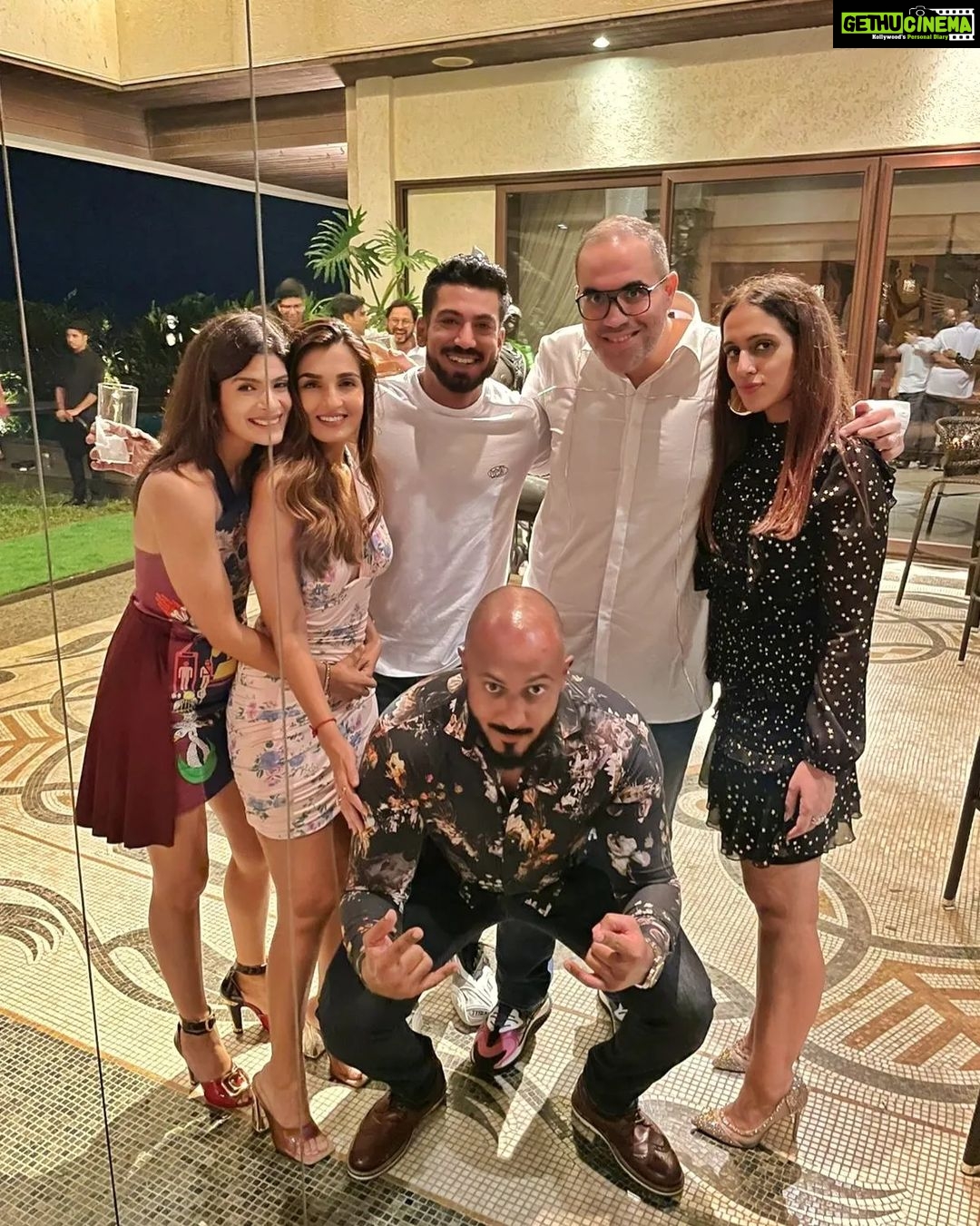 Shiny Doshi Instagram - All about last night 🥳