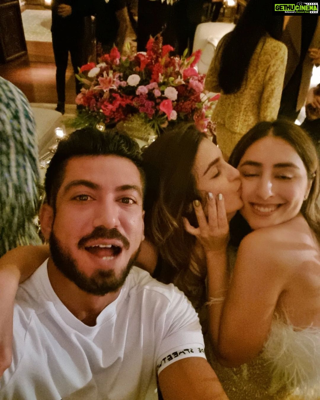 Shiny Doshi Instagram - All about last night 🥳