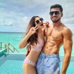 Shiny Doshi Instagram - Tropical State of Mind. 🏖 #beachbabies #funtimes #couplegoals #fitness #island #life #maldives #happyholidays #shinydoshi #lavshines #finolhubaaatoll #finohlu #finohlumaldives #vibrantfinohlu #islandplayground #barefootchic #unwindatfinohlu #seasidecollection Finolhu Baa Atoll