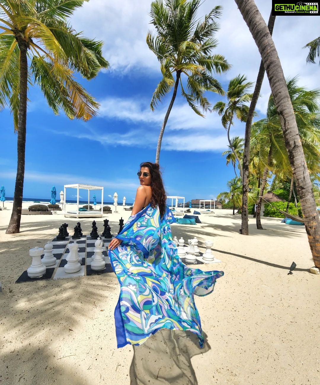 Shiny Doshi Instagram - Living the island life with a barefoot chic experience @finolhu_maldives π #finolhubaaatoll #finohlu #finohlumaldives #vibrantfinohlu #islandplayground #barefootchic #unwindatfinohlu #seasidecollection #maldives #mytime #beachgirl #waterlover #shinydoshi #lavshines Finolhu Baa Atoll