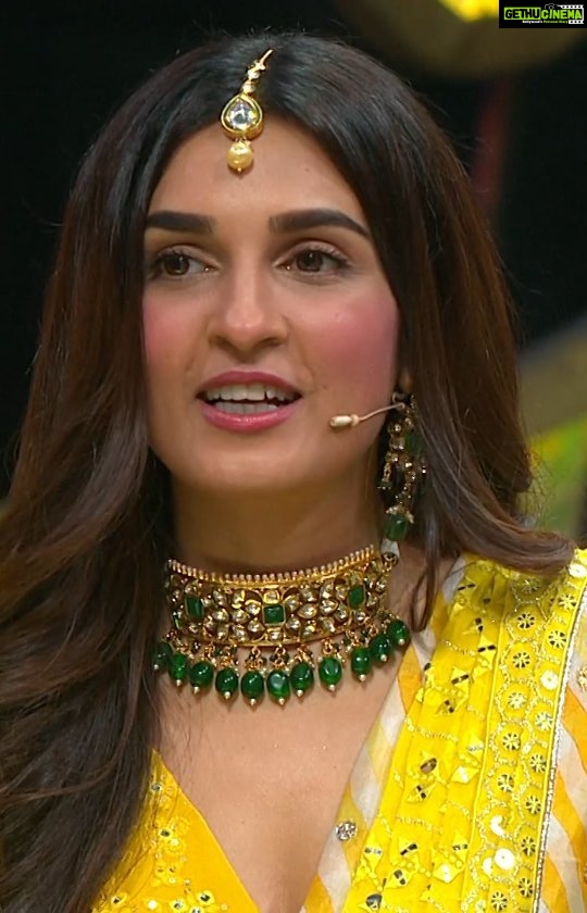 Shiny Doshi Instagram - Don't forget to watch tonight 8pm only on @starplus #RavivaarWithStarParivaar #TeamPandyaStoreWins For Supporting a team : #TeamYRKKH #TeamSNS #TeamGhumHaiKisikeyPyaarMeiin #TeamImlie #TeamYHC #TeamBCHD #TeamAnupuma