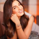 Shiny Doshi Instagram - Accentuate your style with @danielwellington ❤ Find everything you need to accessorize your looks this season. You can use my code It's SHINY15 to avail 15% off. #DanielWellington #Collaboration 📸 @abhay_r_kirti