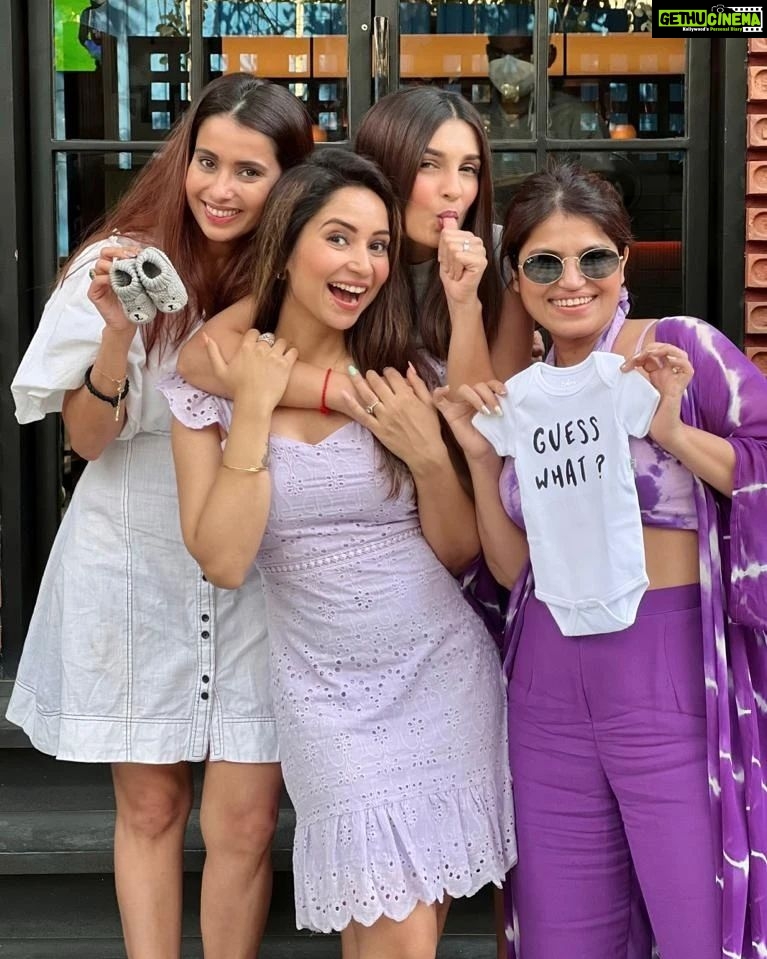 Shiny Doshi - 82.7K Likes - Congratulations @vinnyaroradhoopar @dheerajdhoopar 🥂 Here's welcoming the new love in your life. Can't wait to be a maasi to the little one. #mybestfriendispregnant ❤❤