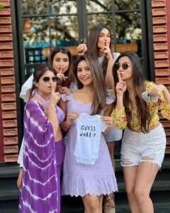 Shiny Doshi Instagram - Congratulations @vinnyaroradhoopar @dheerajdhoopar 🥂 Here's welcoming the new love in your life. Can't wait to be a maasi to the little one. #mybestfriendispregnant ❤❤