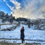 Shiny Doshi Instagram - I see snow.. I'm in paradise.. For real.. #kashmir . . . . #kashmirdairies #heavenonearth #pahalgam #shinydoshi Visit my kashmir