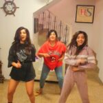 Shiny Doshi Instagram - Wherever we go, we girls know how to have fun. 💃💃💃 @simranbudharup @pallavi_s_rao ❤❤ . . . . . #jugnuchallenge #mygirls #dance #happyus #funtimes #reelsinstagram #reelkarofeelkaro #reelsindia #trendingsongs #shinydoshi