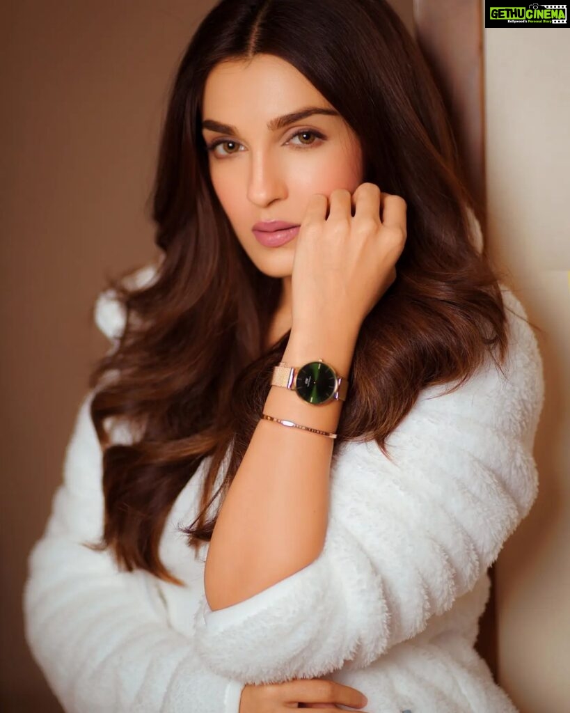 Shiny Doshi Instagram - Your time is always right with @danielwellington offers 😃 Find everything you need to accessorize your looks this 2022, and enjoy the End Of Season Sale, and get up to 50% off your purchase. You can also combine my code SHINY15 to avail another 15% off. #danielwellington #collaboration #paidpartnership #shinydoshi 📸 @abhay_r_kirti