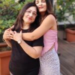 Shiny Doshi Instagram - Happy birthday maa❤🤗 You know how much I miss you mom. Can't wait to have you here with me. On your birthday I wish you all the happiness in life, good health and loads of love ❤️ #merimaa #pyaarimaa