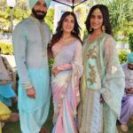 Shiny Doshi Instagram – It was lovely shooting with team Teri meri doriyaann🩷 

Saree made by my @desai6343 🩷

#pandyastore #terimeridoriyaann #integration