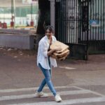 Shivangi Khedkar Instagram – Walking into the weekend like 🍕
#saturdayvibes #pizzaweekend 
@tosspizzeria_
