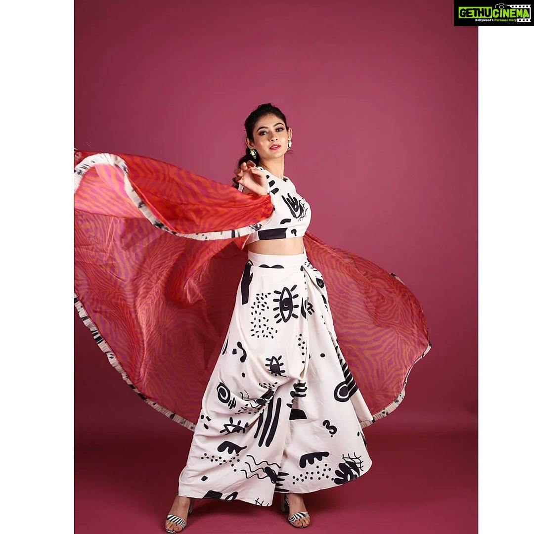 Shivangi Khedkar Instagram - Posted @withregram β’ @awwbypriyanka β LAST and The BEST β . B E A U TI F U L L Y W I L D . Dramatic Cape with Blouse & a Skirt Set. . To place your order, Do DM us. π @khedkarshivangi . π· @radhikashahphotography π©βπ¦° @hairbysejal π @makeovers_by_shruticharla Prints @paperminttdesigns . . #white #Blackandwhite #printed #awwlookbook #awwbypriyanka #awwdesigns #instadaily #potd #supportindiandesigners #vocalforlocal #indiandesigners #lovestory2022 #newcollection #organza #frill #trending #Dress #skirtlove