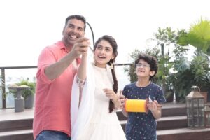 Shivangi Khedkar Instagram - #bts 
@akshaykumar it was a pleasure working with you sir.😇 #nirmaadvance #ad #akshaykumar #shivangikhedkar #mywork