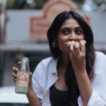 Shivangi Khedkar Instagram - Operator - What’s your emergency? Shivangi - Help!! I cant stop eating pizza 🍕. . . . #pizza #pizzamargherita #pizzanapoletana Pune City