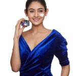 Shivangi Khedkar Instagram – 💗🧑🏻‍🔬Product that performs. Result that transforms. 

Have Sensitive Skin? Want to Reduce Acne, Dark spots & Enlarged Pores? Meet the NEW Visible Brightening AHA BHA SEA ALGAE Face Mask! ⭐👩🏻‍🔬 @DolfeiaSkincare 🧜‍♀️ See Visible Skin Transformation in 4 weeks!!

💗It Reduces inflammation and pores
🌟Targets acne, dark spots, scars and pigmentation
💙Floods skin with Hydration
☀️Make skin Glow instantly
🐬Balances skin microbiome
✨Increases collagen

Give this brightening boost a try- 🧜‍♀️Shop now at DolfeiaSkincare.com 💙 Take their 30 days #GlowLikeADolphin Challenge! 
📸 : @sschandane 
°

°

°

°

°

°

°

°

°

°

°

°
#skincareactives #chemicalexfoliation #salicylicacid #exfoliatingmask  #vitaminc #skincaremask  #sensitiveskincare #skincareblogger #skincareroutines 
#skincarescience #niacinamide #skincaretrends #skincareroutine #acnetreatment
#acnecare #kojicacid #skinbrightening #antiaging #beminimalist #hyaluronicacid #acnetreatment #skininfluencer #dermatologist #explorepage
#skincareaddict #acnescars  #reelsinstagram #reelitfeelit  #reelsindia