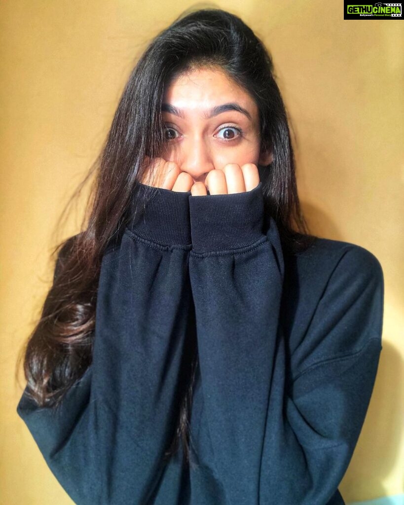 Shivangi Khedkar Instagram - Hey wassup?