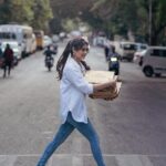 Shivangi Khedkar Instagram – Walking into the weekend like 🍕
#saturdayvibes #pizzaweekend 
@tosspizzeria_