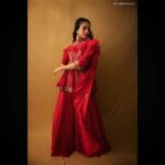 Shivangi Khedkar Instagram - I’m nicer when I like my outfit ❤️ 💄: @jui_themakeupartist 📸: @gauravmorgaonkar_ #ganpati #festival #indianness