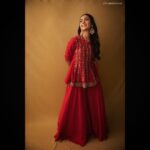 Shivangi Khedkar Instagram - I’m nicer when I like my outfit ❤️ 💄: @jui_themakeupartist 📸: @gauravmorgaonkar_ #ganpati #festival #indianness