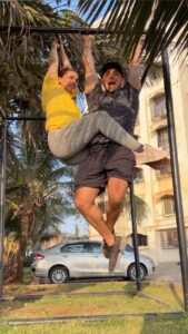 Shivani Jha Instagram - Chance pe dance Marne ka nateeja 🥹 
@leenesh_mattoo not fair 😅

#reels #instagram #relationshipgoals