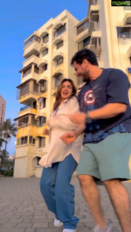 Shivani Jha Instagram - Hamara aakhiri alvida to 2022 @bee_vani_ 😘❤ #leenesh_mattoo #shivanijha #instagram #explorepage #trendingreels #2022recap #couplegoals #funnyreels