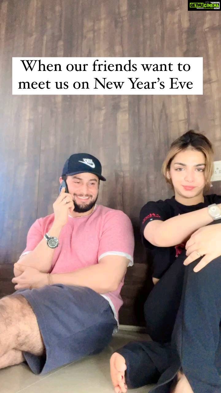 Shivani Jha Instagram - @bee_vani_ 👻💯😆😛😝🤣 #leenesh_mattoo #shivanijha #leevani #instagram #explore #comedy #trendingreels #couplegoals #newyear #friends
