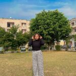 Shivani Jha Instagram – @leenesh_mattoo made me look unnaturally tall here! India