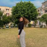 Shivani Jha Instagram - @leenesh_mattoo made me look unnaturally tall here! India