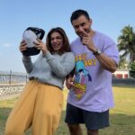 Shivani Jha Instagram - What is good intellect if you can’t use it? @leenesh_mattoo 😂❤️ your face in the beginning! 😜 #shivanijha #leeneshmattoo #leevani #games #coupleschallenge #trending #mrignayni #explore #viral