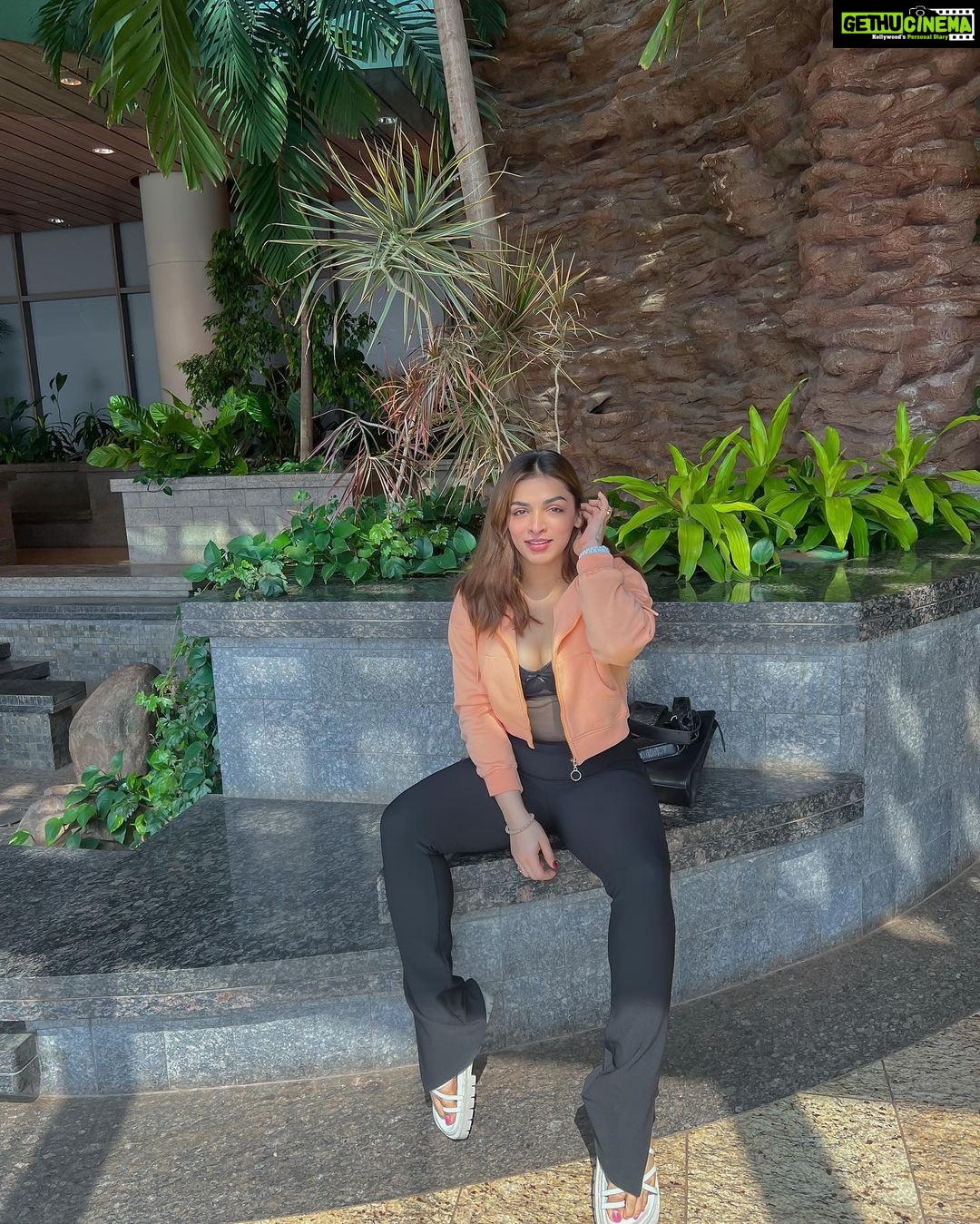 Shivani Jha Instagram - Vacay 🤞🏻 ( swipe for the surprise)