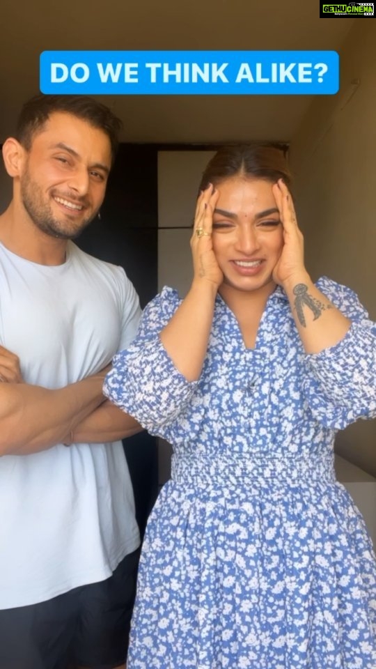 Shivani Jha Instagram - Kaatil haseena @bee_vani_ #viral #couplechallenge #instagram #games #leevani